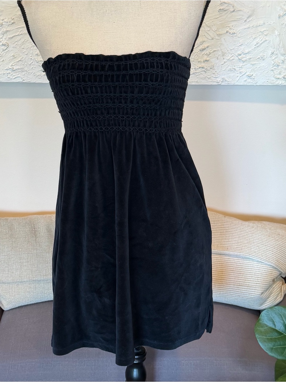 Juicy Couture Smocked Velour Tube Dress Black Strapless Y2K Vintage USA Sz S